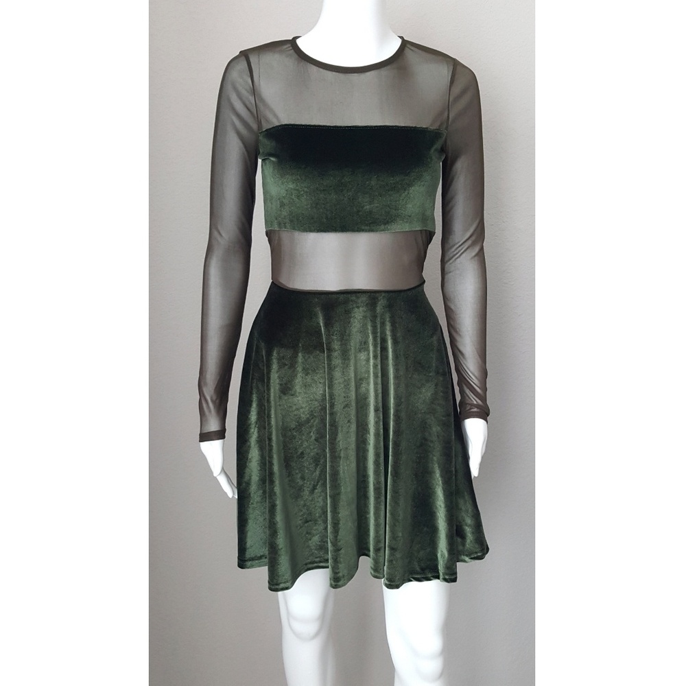MISSGUIDED velvet and mesh skater dress - Picture 7 of 7